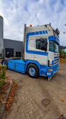 20251019-Tom-Holding-00498